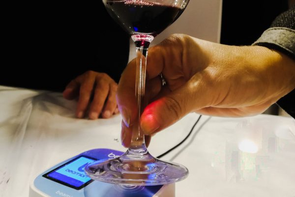 événements autour du vin ; verre à vin intelligent ; solutions numériques pour les événements autour du vin